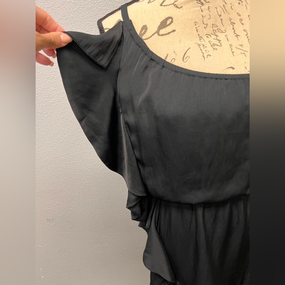 Luxe Deluxe NWT Look Twice One Shoulder Ruffle Dress Size 6 - Picture 5 of 16